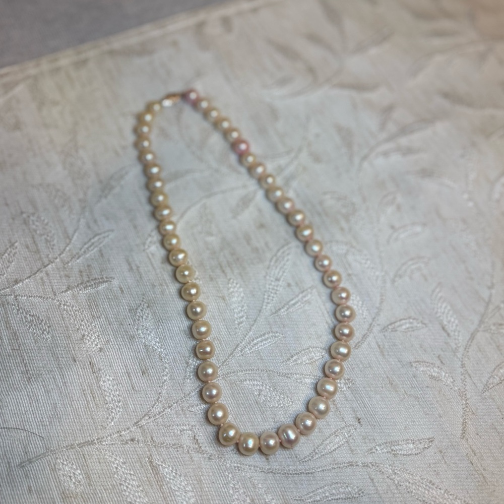 Vintage‎ 8-9mm Knotted Freshwater Pearl Necklace - Sterling Silver 925 Clasp 18"